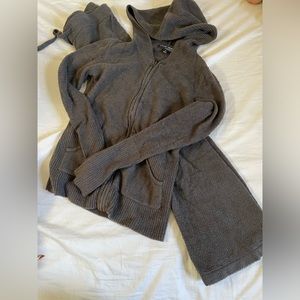 Barefoot dreams cozy chic set